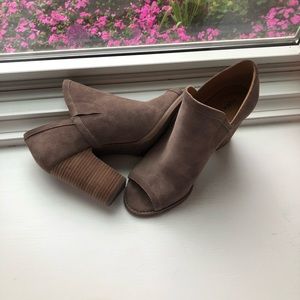NWOT heels